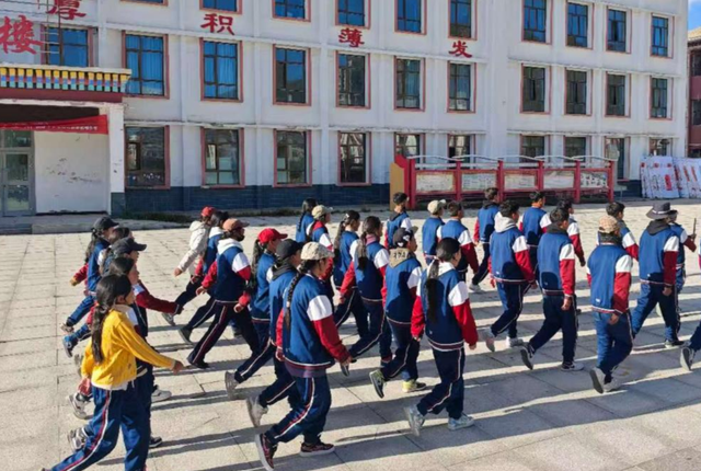 同体教育的样板让校园成为各民族学生共居共学共事共乐的家园 同体教育的样板让校园成为各民族学生共居共学共事共乐的家园